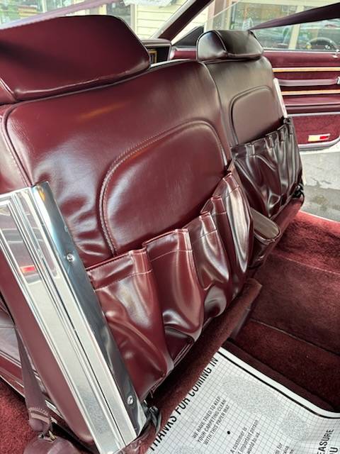 Buick-Riviera-luxury-1985-white-9