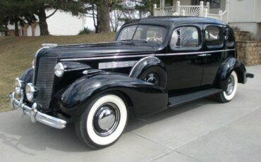 Buick-Roadmaster-1937-11