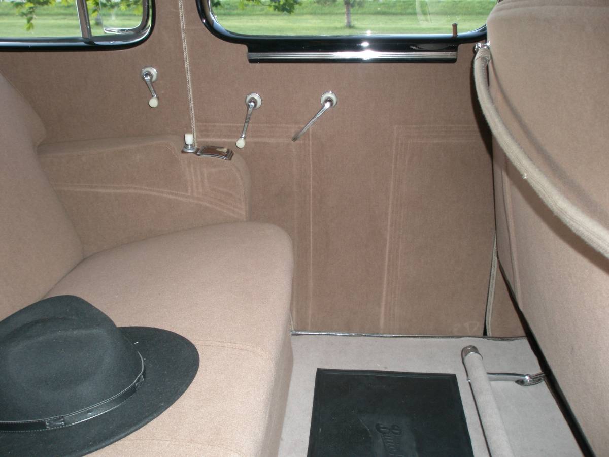 Buick-Roadmaster-1937-13