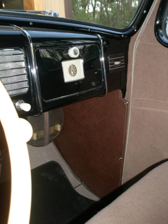 Buick-Roadmaster-1937-16