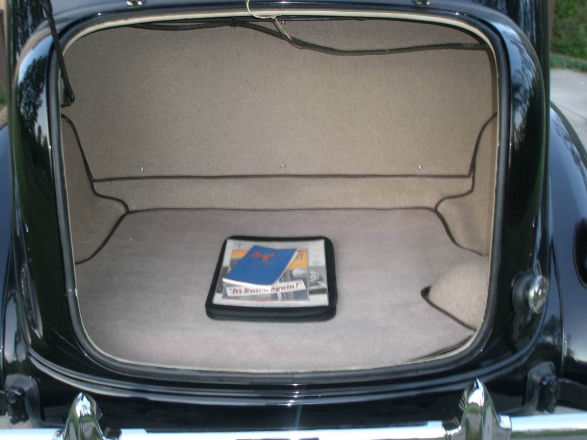 Buick-Roadmaster-1937-17