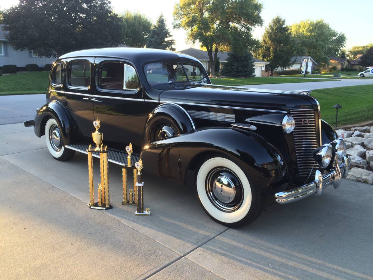 Buick-Roadmaster-1937-20