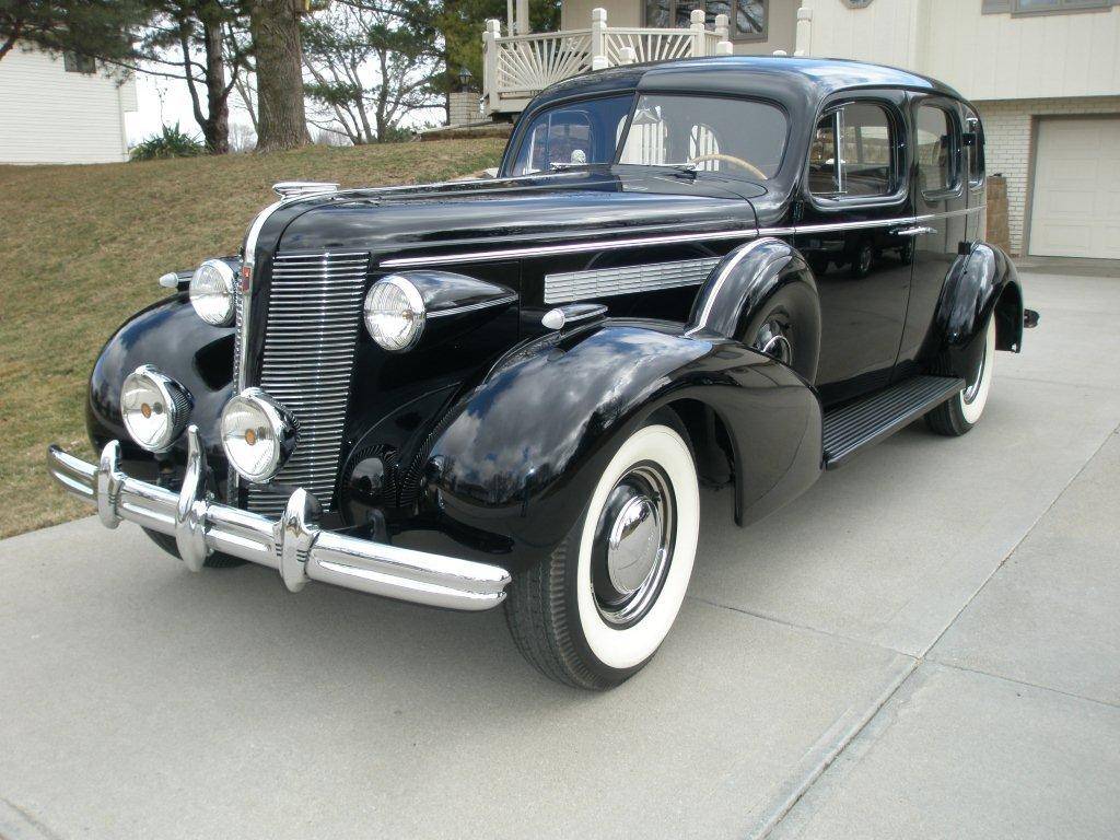 Buick-Roadmaster-1937-4