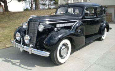 Buick-Roadmaster-1937-9