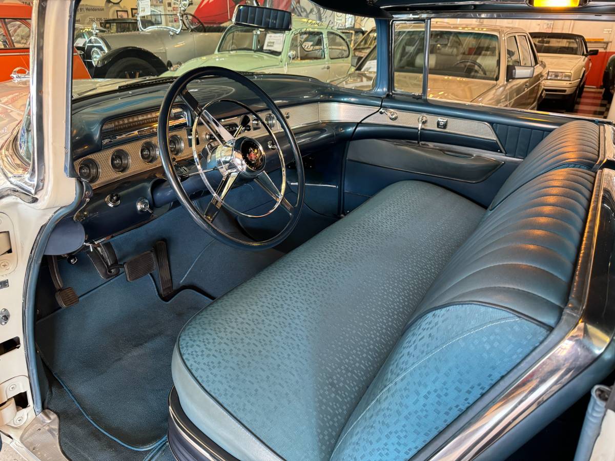 Buick-Roadmaster-1954-white-18