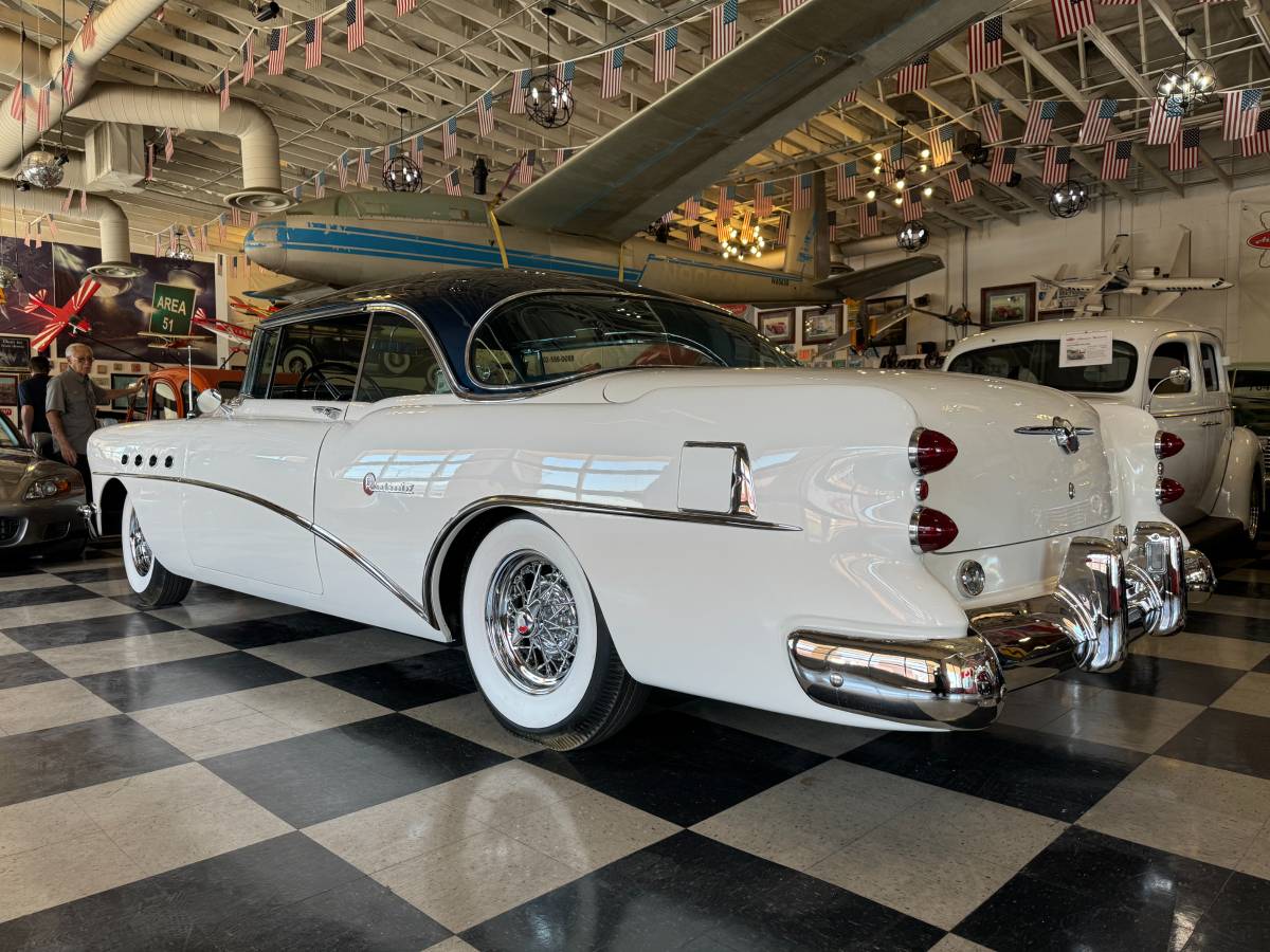 Buick-Roadmaster-1954-white-2