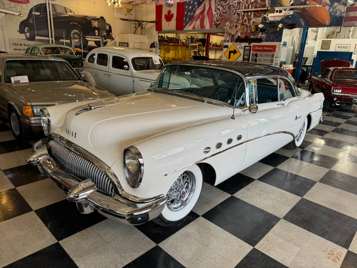 Buick Roadmaster  1954 white
