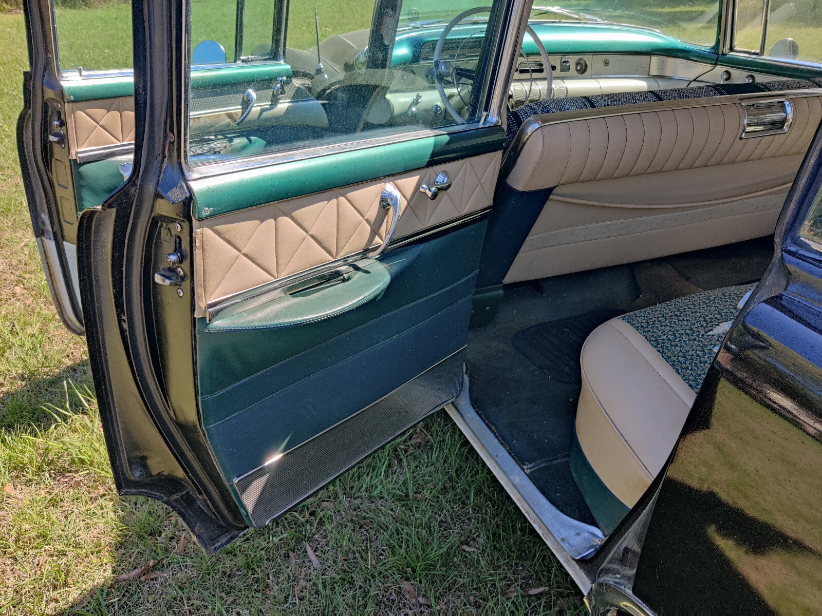 Buick-Roadmaster-1955-Sedan-16