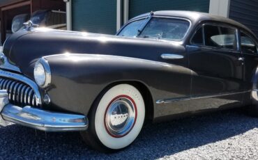 Buick-Roadmaster-Sedanette-1947-Sedan-1