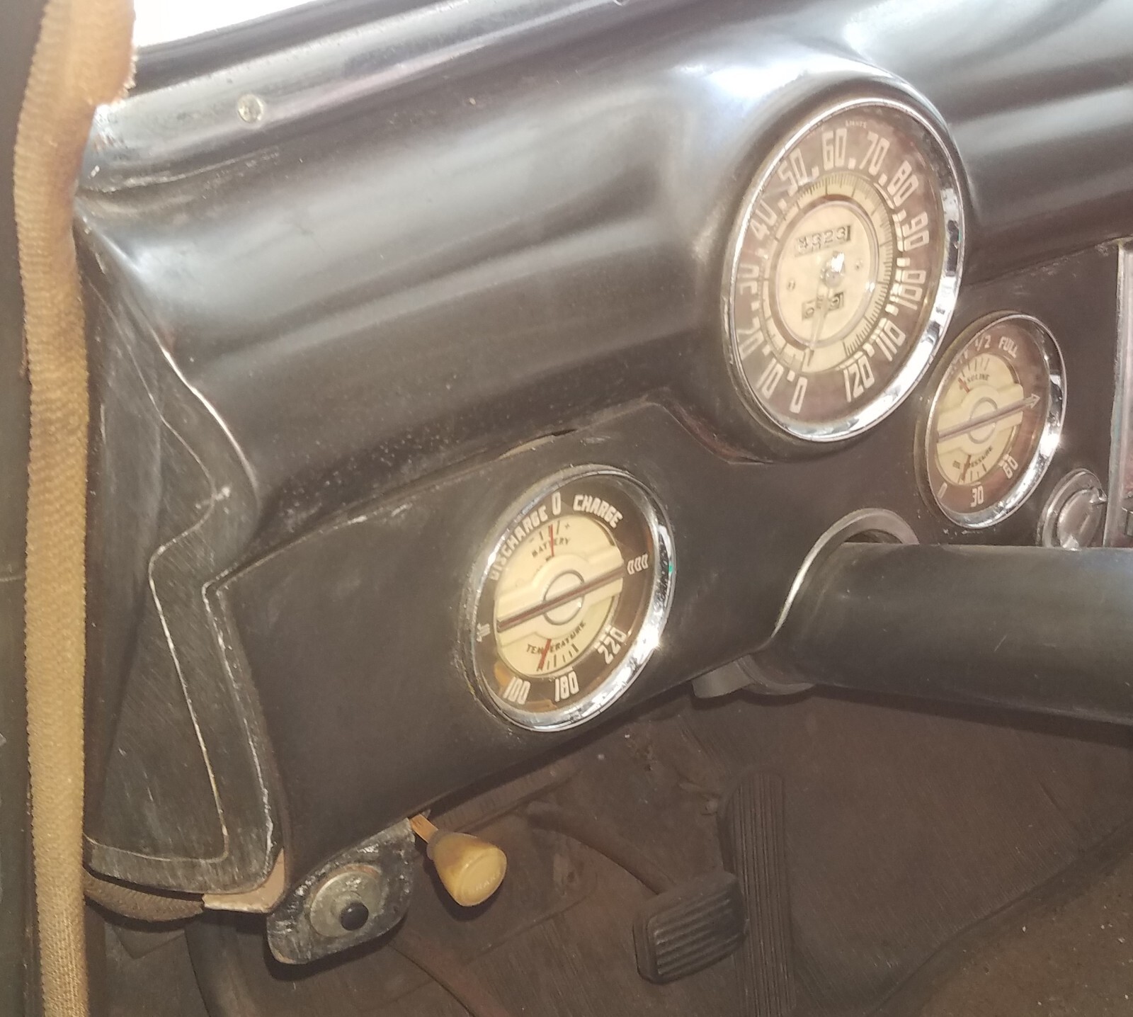 Buick-Roadmaster-Sedanette-1947-Sedan-10