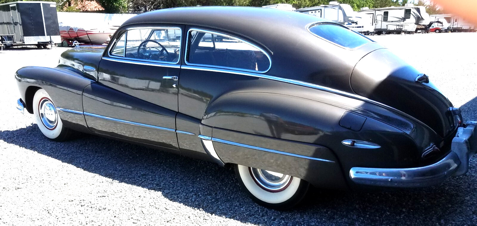 Buick-Roadmaster-Sedanette-1947-Sedan-3