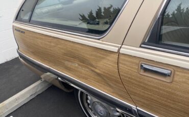 Buick-Roadmaster-estate-wagon-1995-10