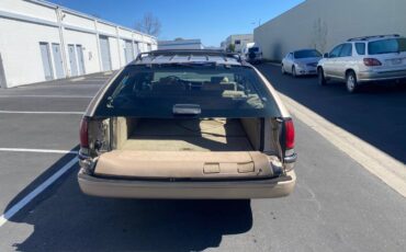 Buick-Roadmaster-estate-wagon-1995-3