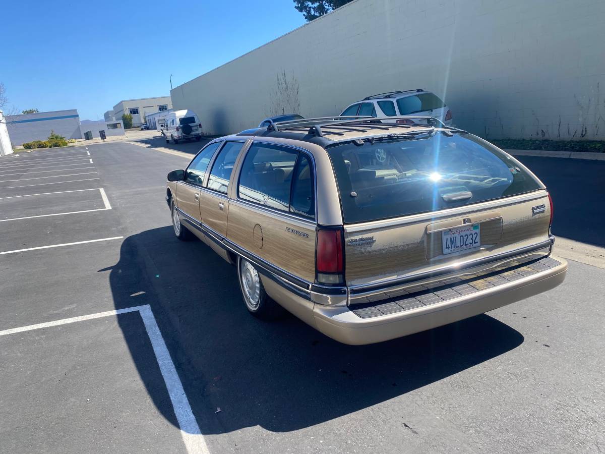 Buick-Roadmaster-estate-wagon-1995-5