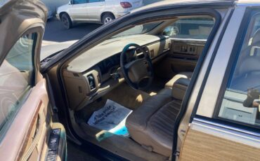 Buick-Roadmaster-estate-wagon-1995-8