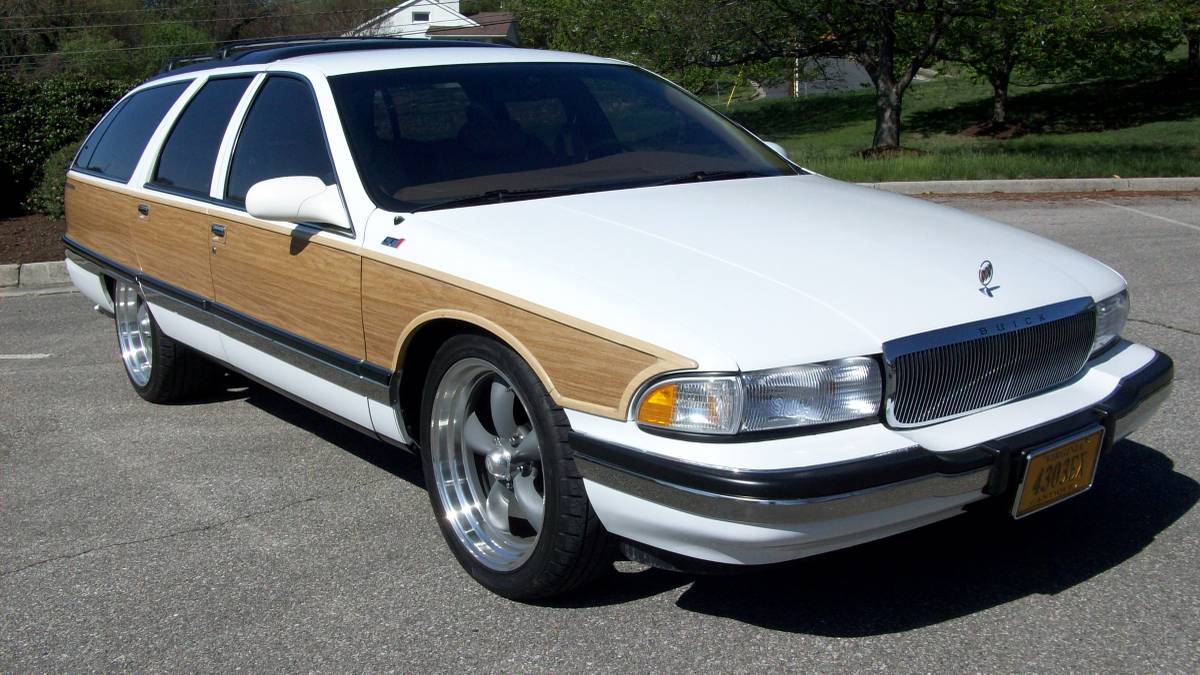 Buick-Roadmaster-estate-wagon-1995-white-1