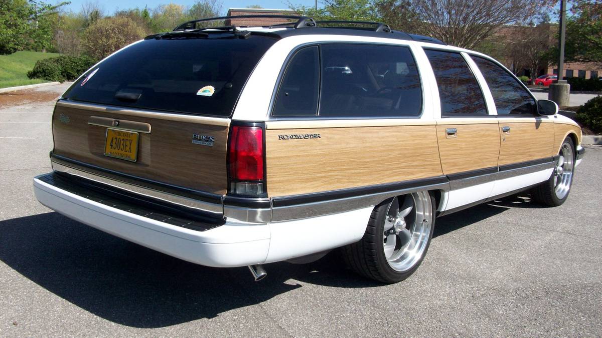 Buick-Roadmaster-estate-wagon-1995-white-2