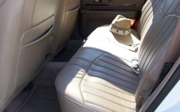 Buick-Roadmaster-estate-wagon-1995-white-6