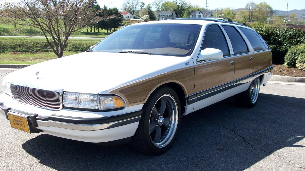 Buick-Roadmaster-estate-wagon-1995-white