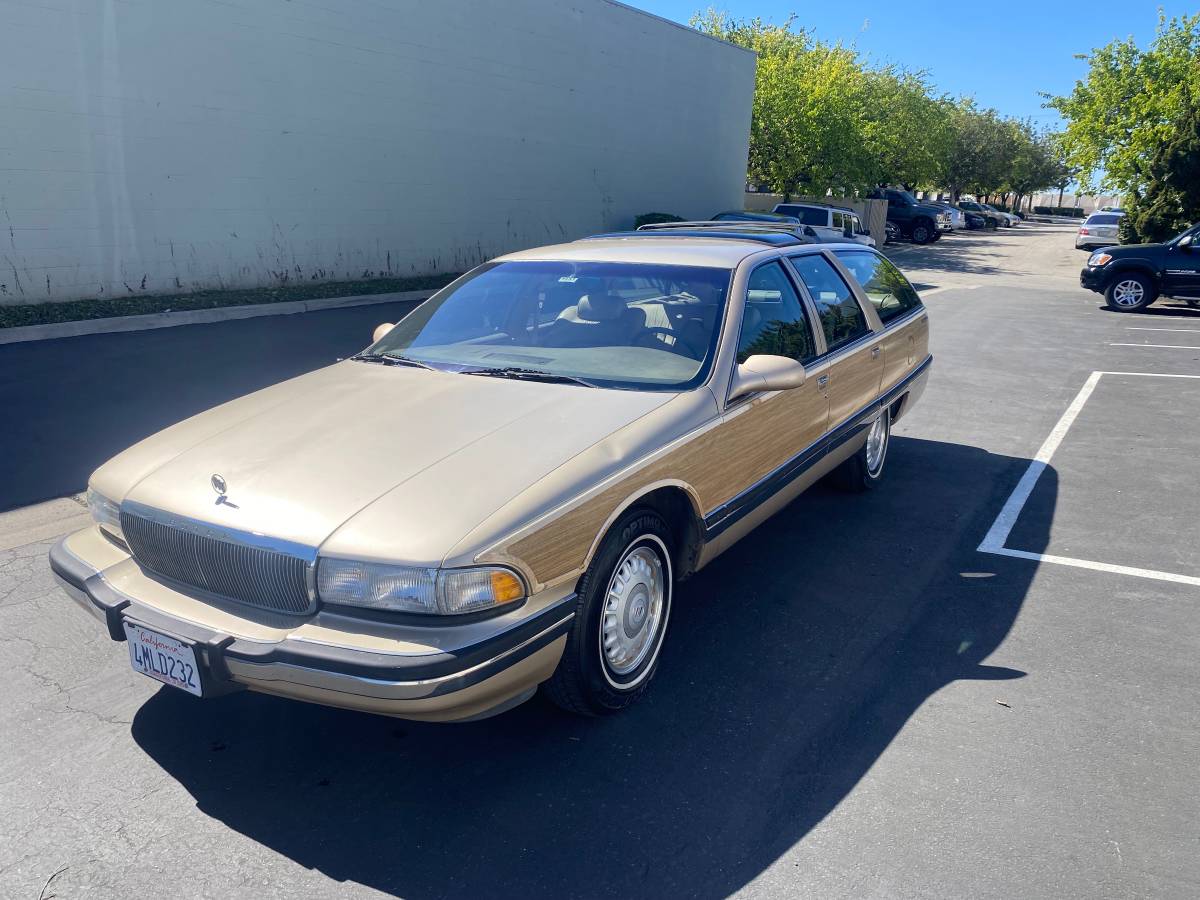 Buick-Roadmaster-estate-wagon-1995