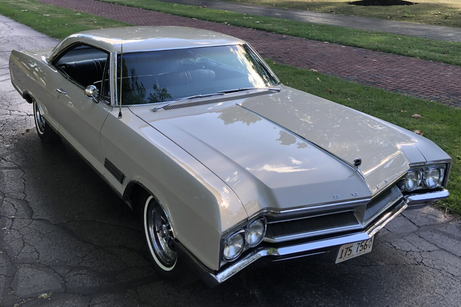 Buick-Wildcat-1966-Coupe