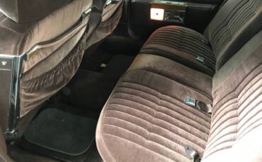 Cadillac-4dr-sedan-deville-1984-brown-5
