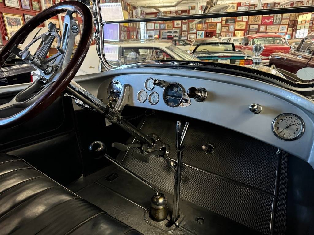 Cadillac-55-phaeton-1917-silver-11