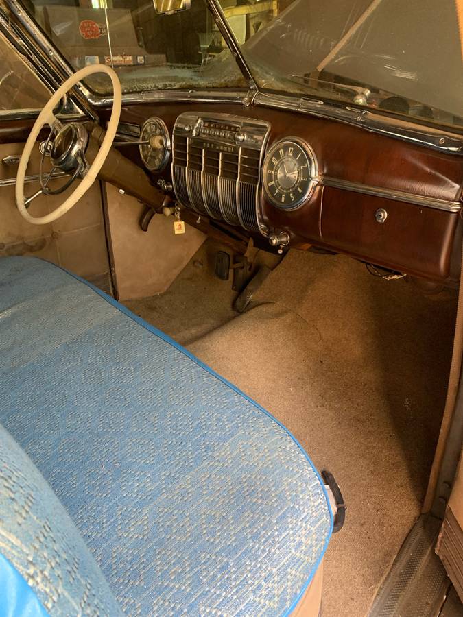 Cadillac-60-special-1941-12