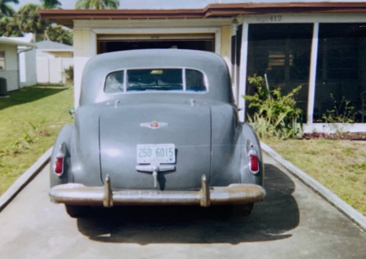 Cadillac-60-special-1941-3
