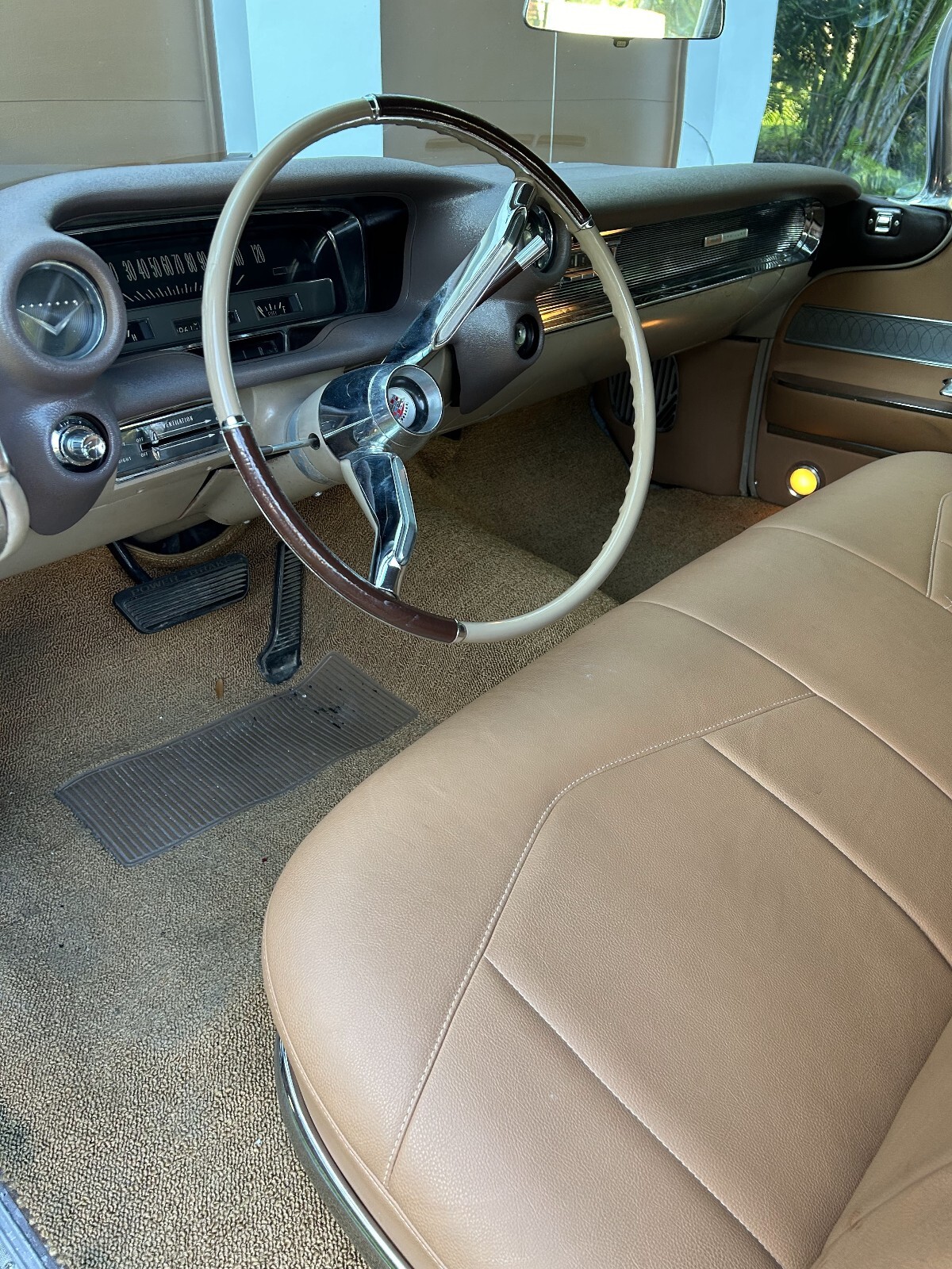 Cadillac-62-Sedan-1960-12