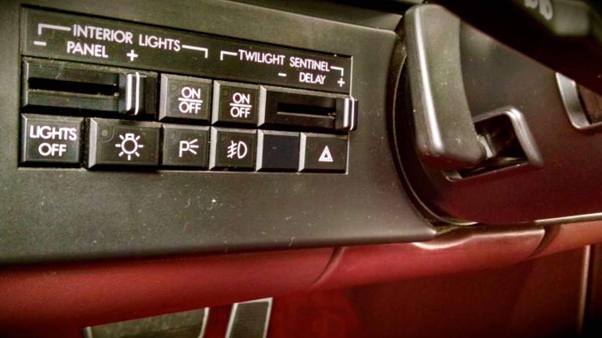 Cadillac-Allante-1987-15