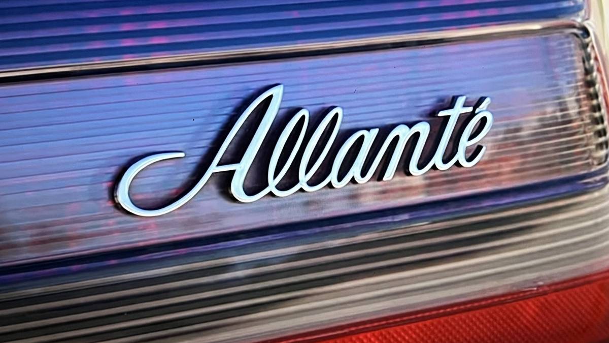 Cadillac-Allante-1987-23