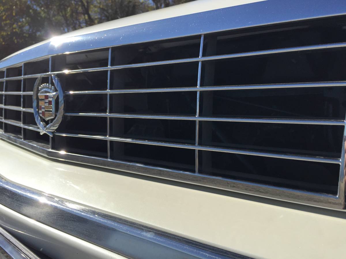 Cadillac-Allante-1989-custom-16