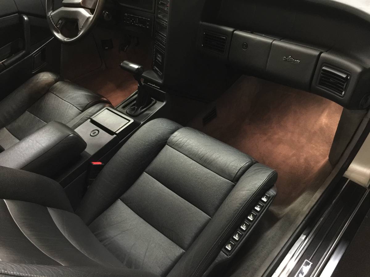 Cadillac-Allante-1989-custom-21