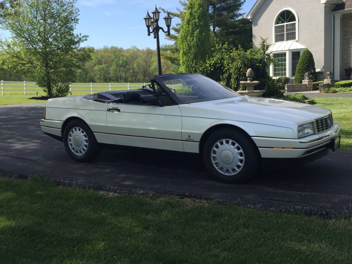 Cadillac-Allante-1989-custom-23