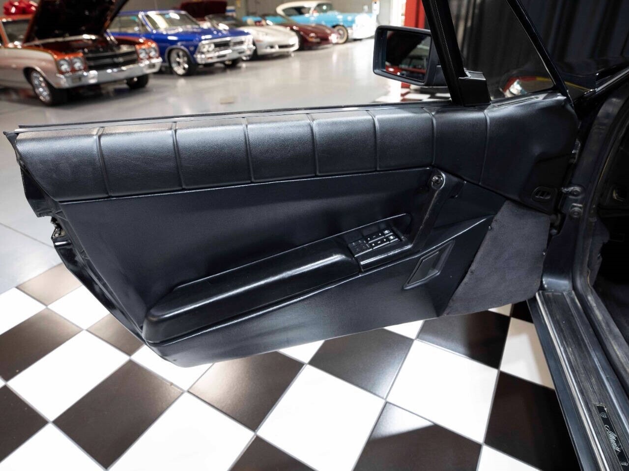 Cadillac-Allante-1992-Convertible-35