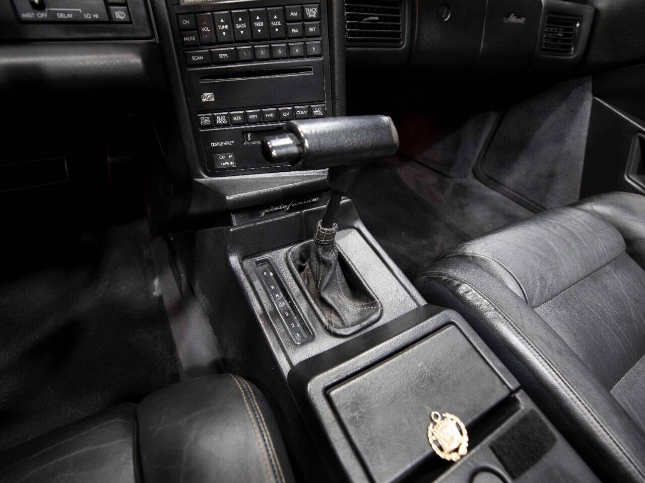 Cadillac-Allante-1992-Convertible-38