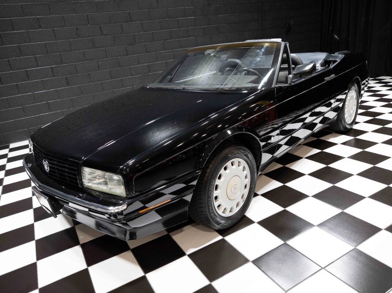 Cadillac-Allante-1992-Convertible-8
