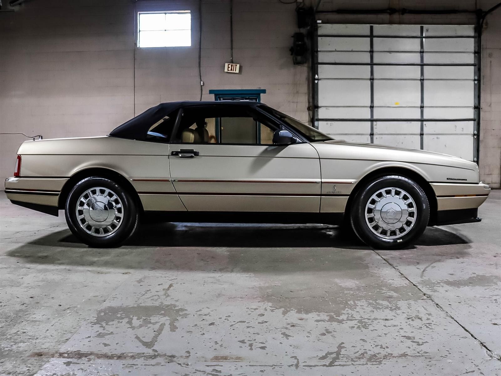 Cadillac-Allante-1993-Convertible-15