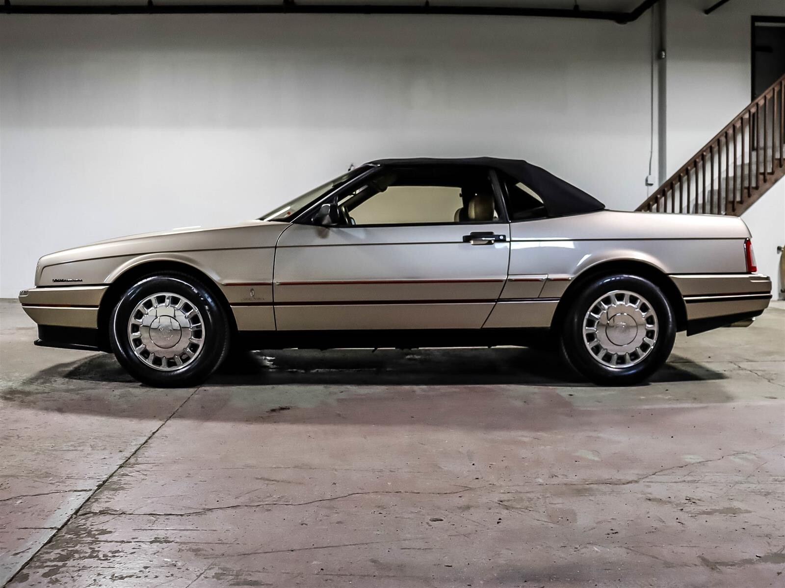 Cadillac-Allante-1993-Convertible-17