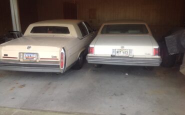 Cadillac-Brougham-1988-Sedan-1