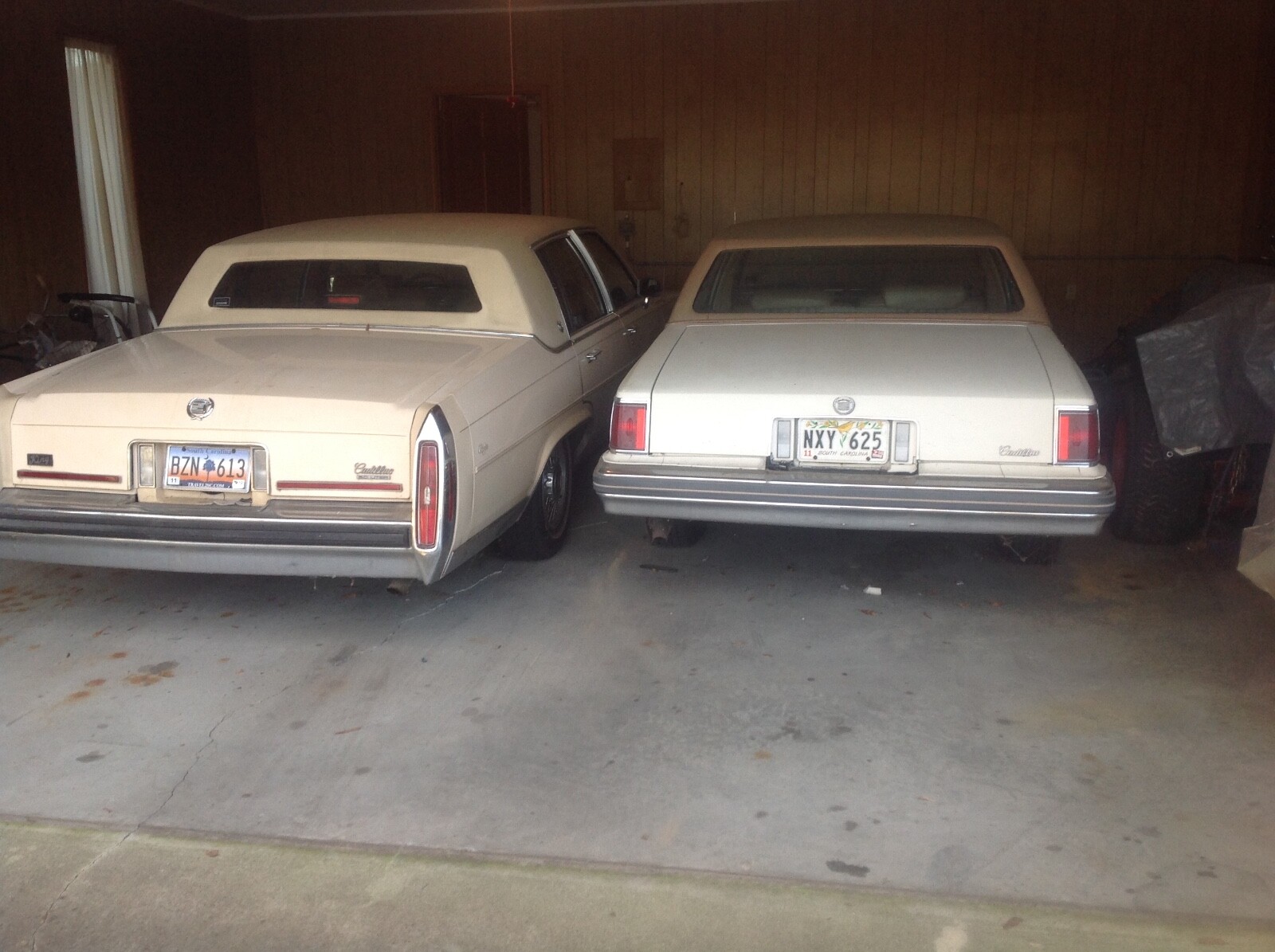 Cadillac-Brougham-1988-Sedan-1