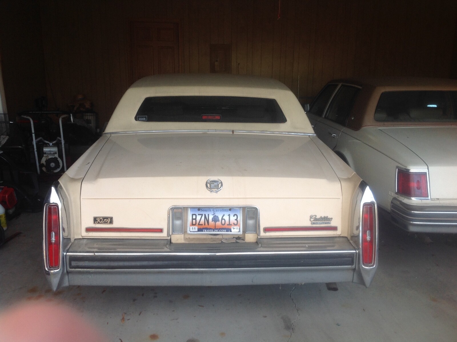 Cadillac-Brougham-1988-Sedan-2