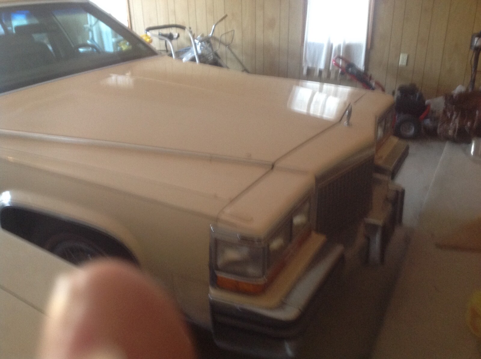 Cadillac-Brougham-1988-Sedan