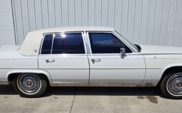 Cadillac-Brougham-1989-1