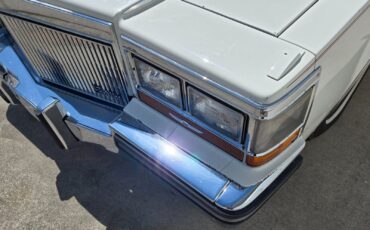 Cadillac-Brougham-1989-21