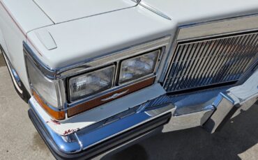 Cadillac-Brougham-1989-22