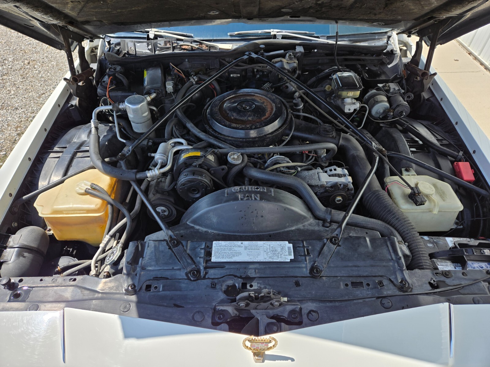 Cadillac-Brougham-1989-26