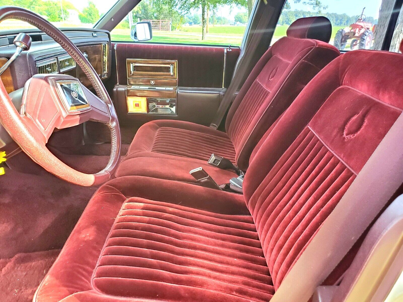 Cadillac-Brougham-1989-8