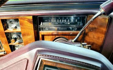 Cadillac-Brougham-1989-9